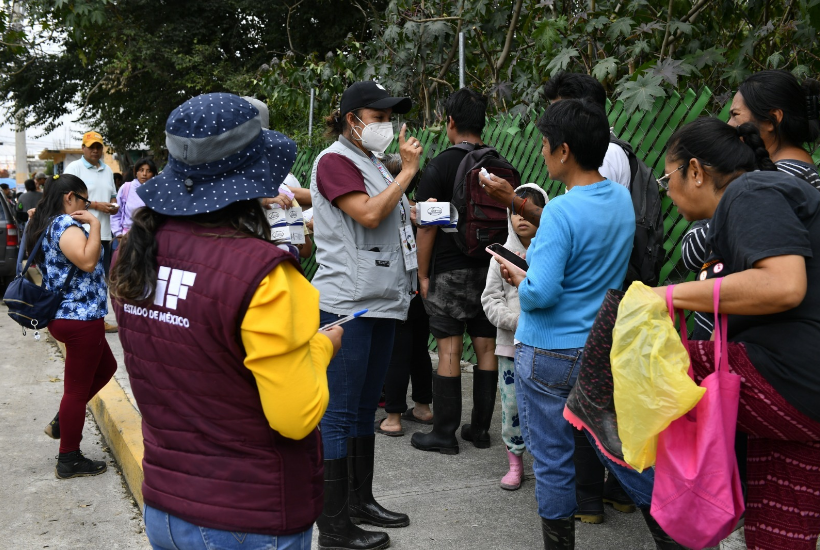 Se suman unidades móviles, personal médico y jurídico para prestar servicios a la población en las colonias afectadas por las inundaciones. 