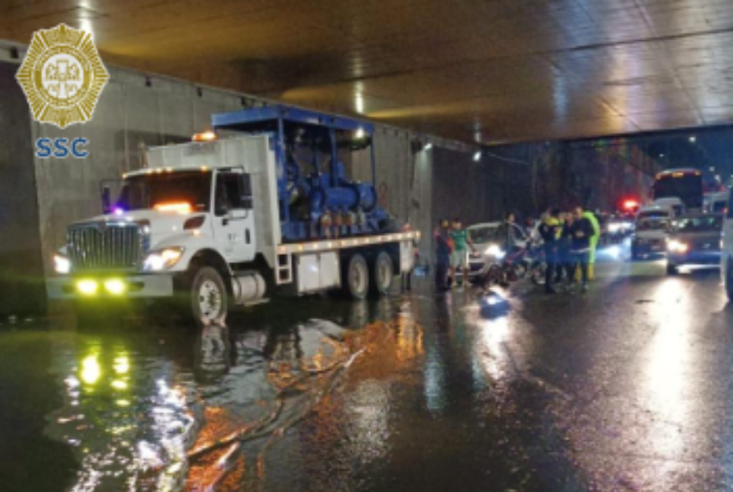 Circulación cerrada en Oceanía por fuertes lluvias.