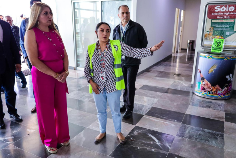 Macarena Montoya Olvera, Secretaria de Salud de la entidad, se reunión con las autoridades de la terminal aérea de Toluca (AIT)