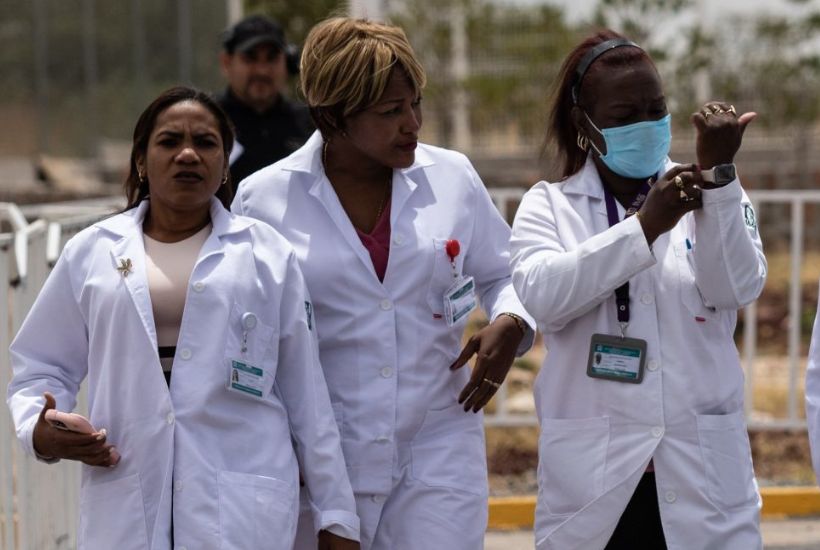 Médicos cubanos en México