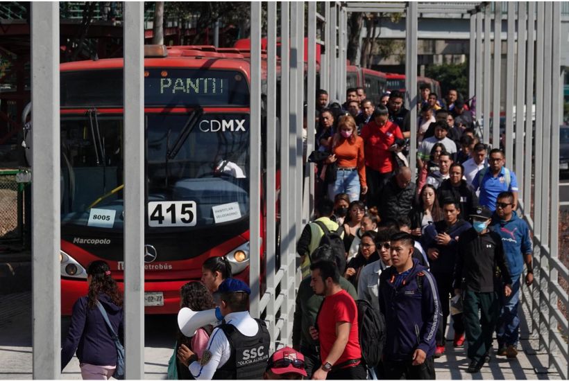 Metrobús de apoyo en Pantitlán ante obras en línea 9  