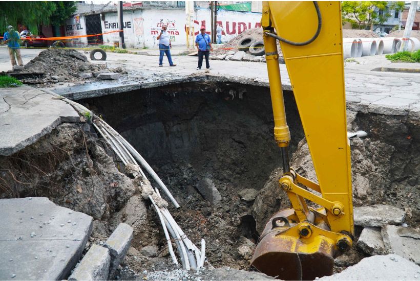 reparan socavón en Ecatepec